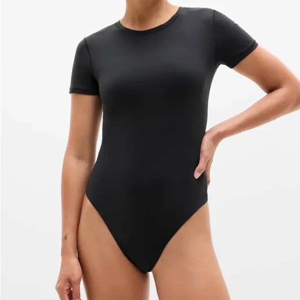 Athleta Bodymove Short Sleeve Bodysuit Black